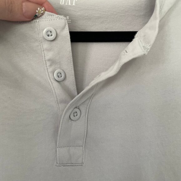 GAP Men’s Cotton Henley T-Shirt – Light Grey, Size M, Casual Everyday Tee - Picture 5 of 6